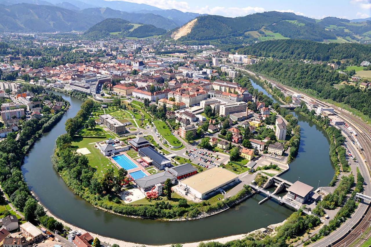 Auszeit Steiraland 7 Mit Ueberdachten Balkon Und Parkplatz ลีโอเบน ภายนอก รูปภาพ