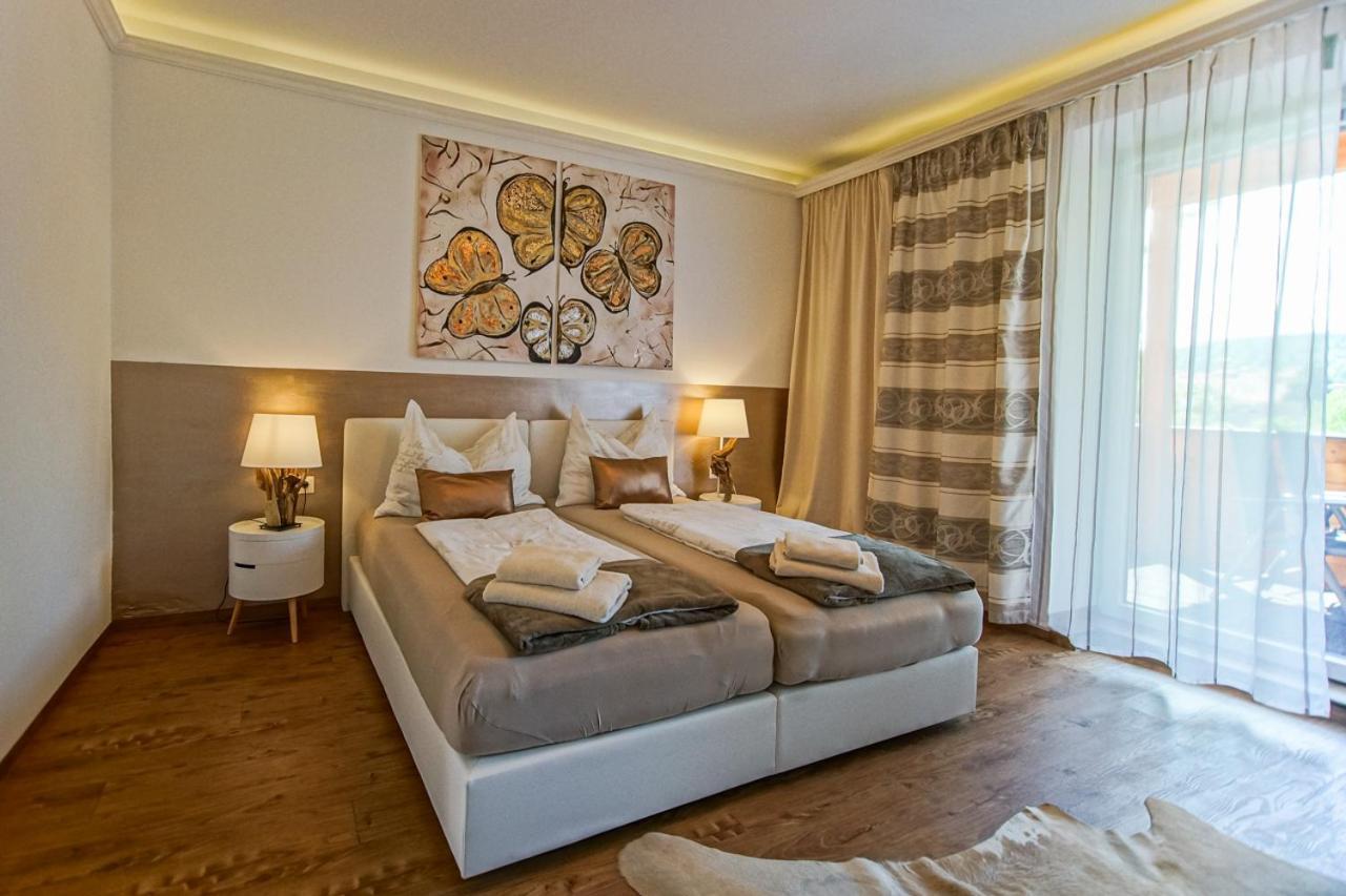 Auszeit Steiraland 7 Mit Ueberdachten Balkon Und Parkplatz ลีโอเบน ภายนอก รูปภาพ