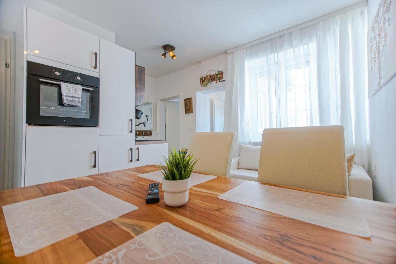 Auszeit Steiraland 7 Mit Ueberdachten Balkon Und Parkplatz ลีโอเบน ภายนอก รูปภาพ