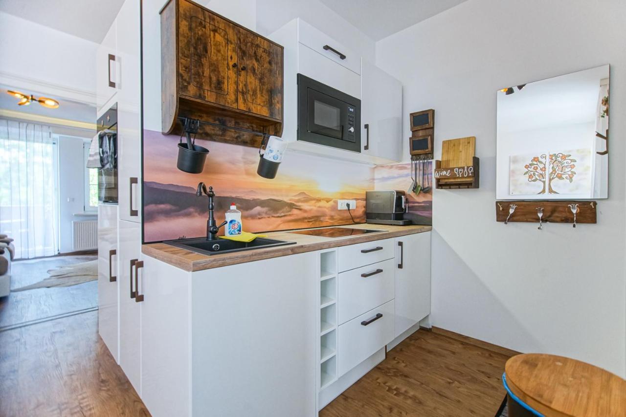 Auszeit Steiraland 7 Mit Ueberdachten Balkon Und Parkplatz ลีโอเบน ภายนอก รูปภาพ