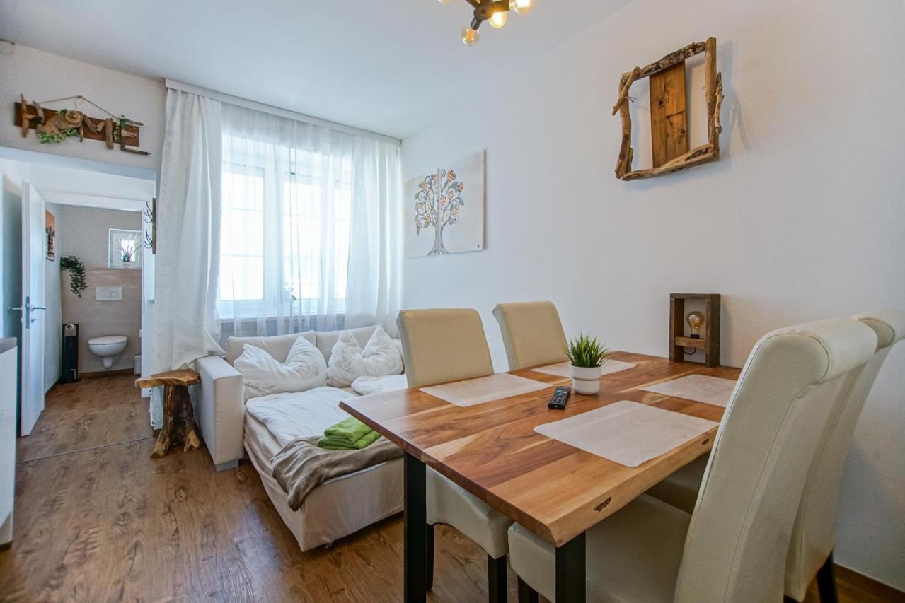 Auszeit Steiraland 7 Mit Ueberdachten Balkon Und Parkplatz ลีโอเบน ภายนอก รูปภาพ